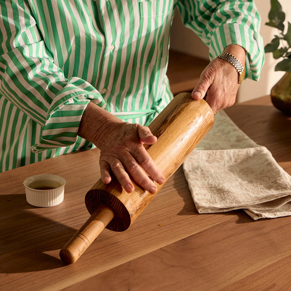 Baker's Ball Bearing Teak Rolling Pin - Image 2
