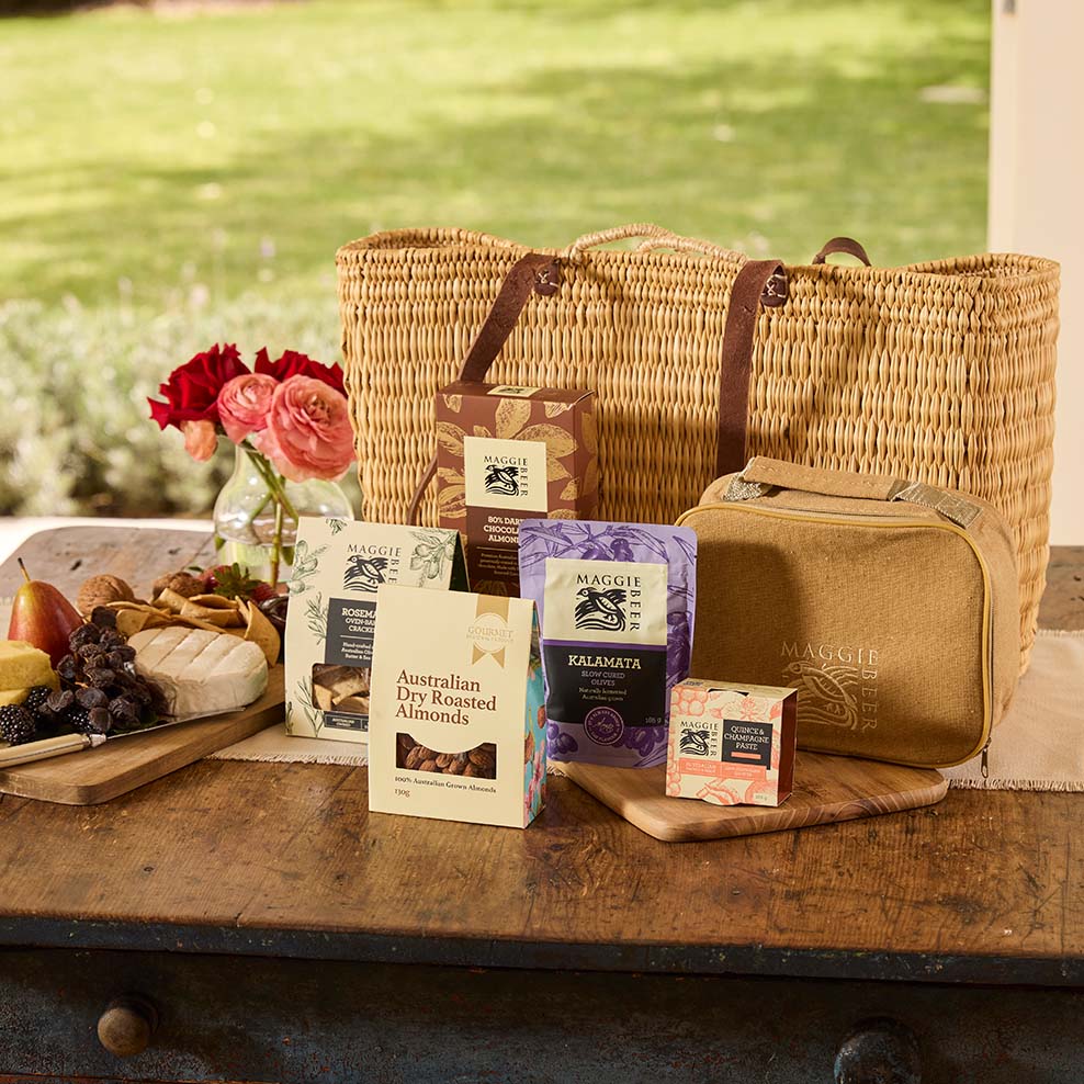 Large Gourmet Picnic Market Basket Hamper - Image 2