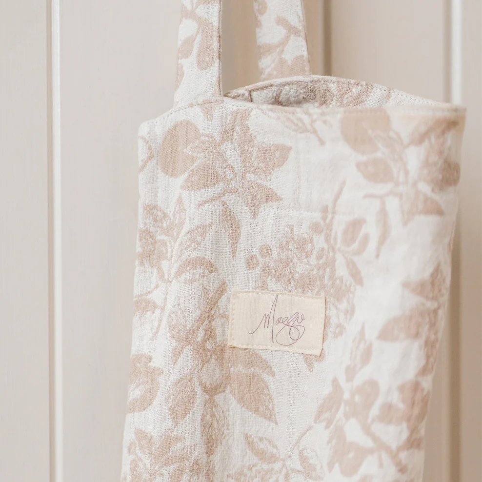 Maggie Living: Apron with Natural Pattern Jacquard - Image 3