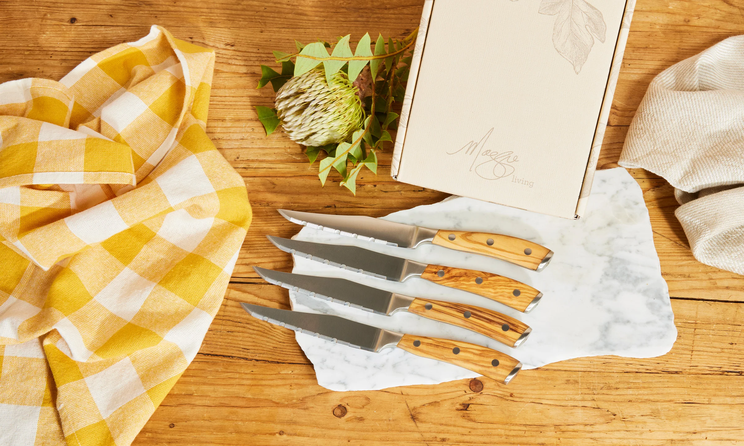 Maggie Living: Steak Knives in Olive Wood - Set of 4