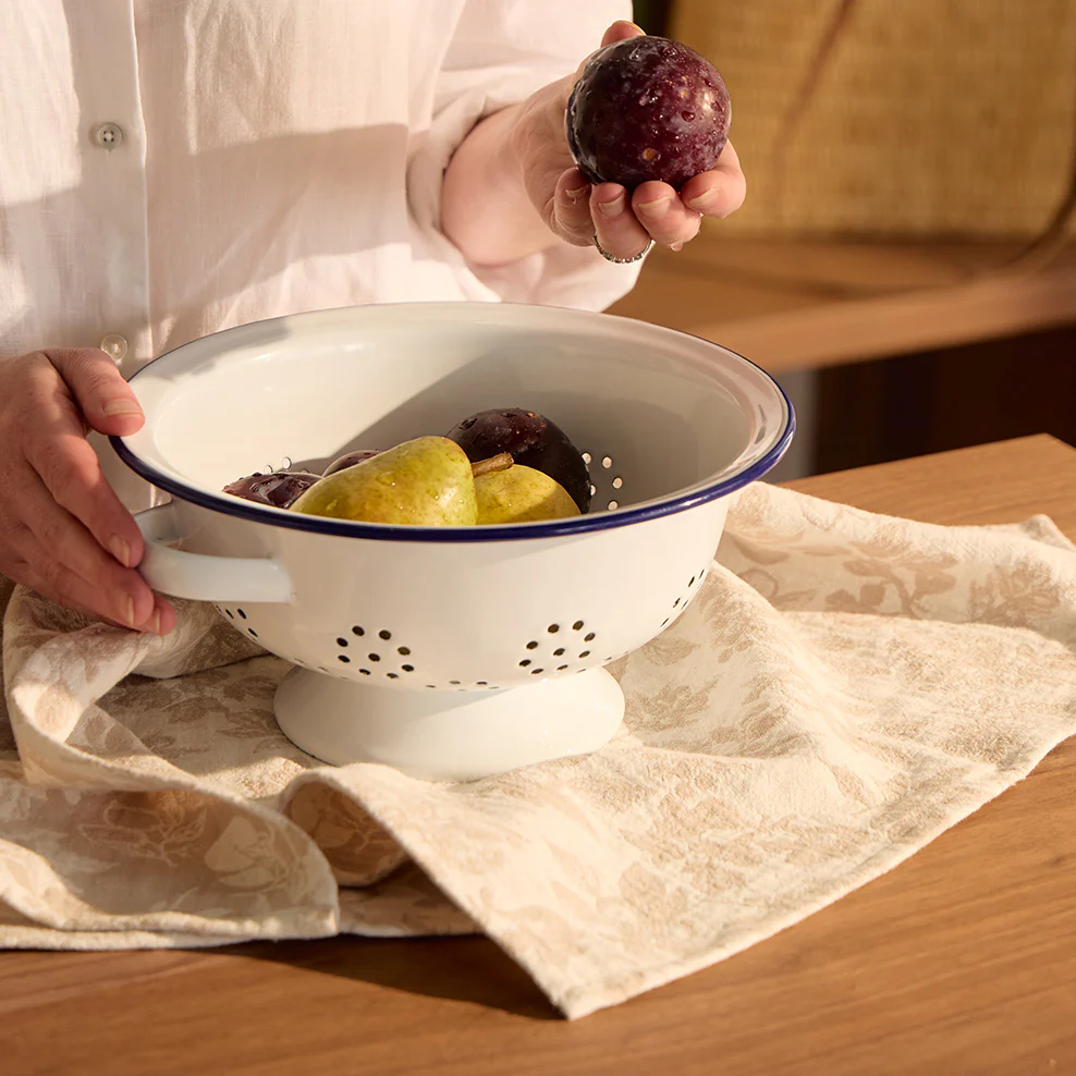 Maggie Living: Tea Towel With Natural Jacquard Detailing - Image 4